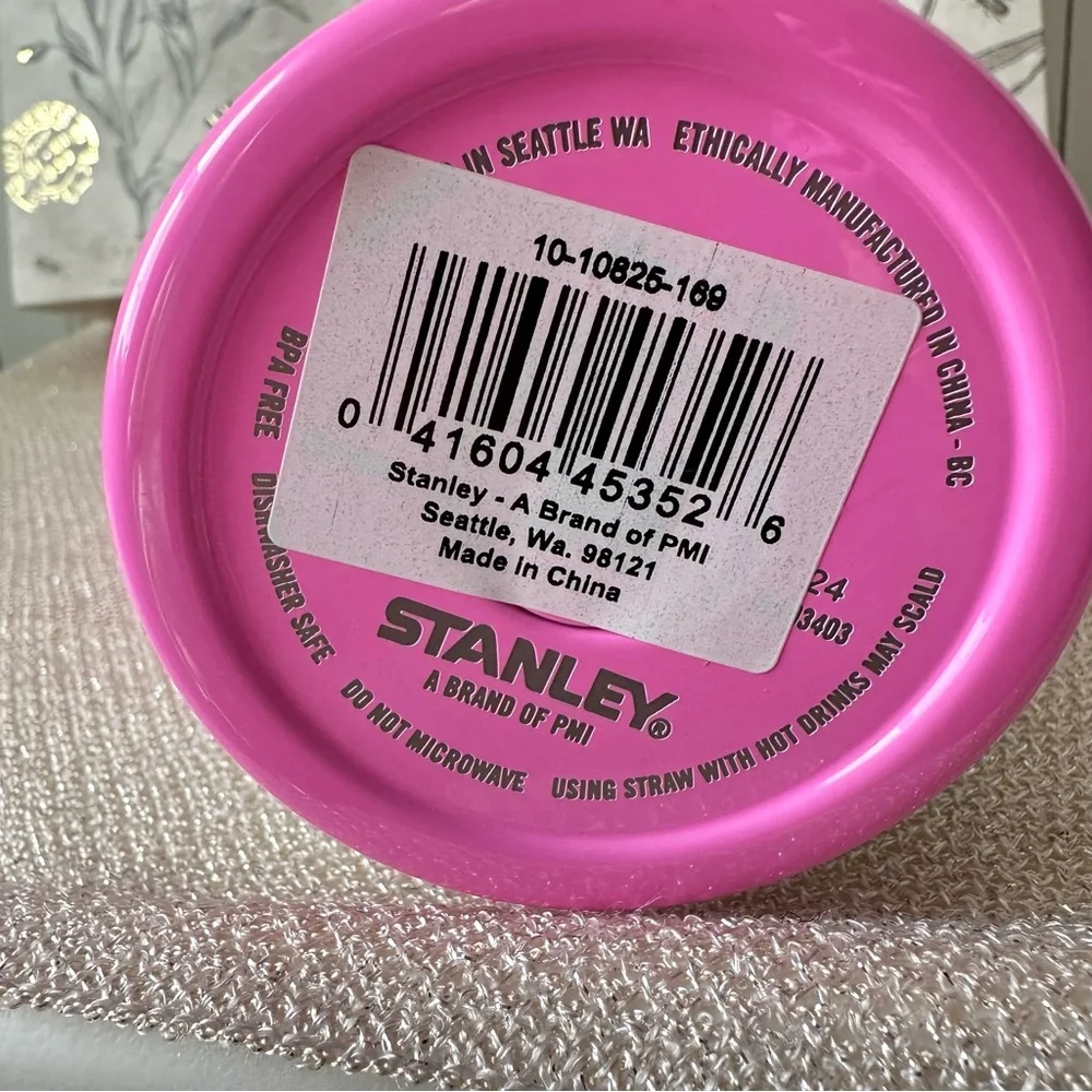 Stanley x Target Popsicle Pink Starburst Holographic Quencher 40 oz Tumbler - Picture 13 of 15